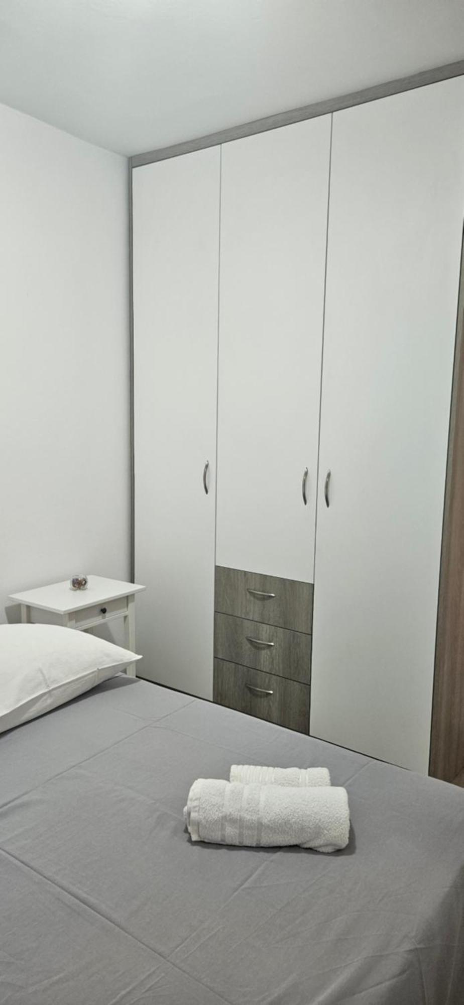 Apartmani Tatjana Раб Экстерьер фото